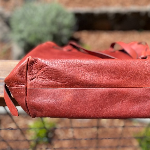 Madewell Medium Transport Tote - Picture 4 of 12